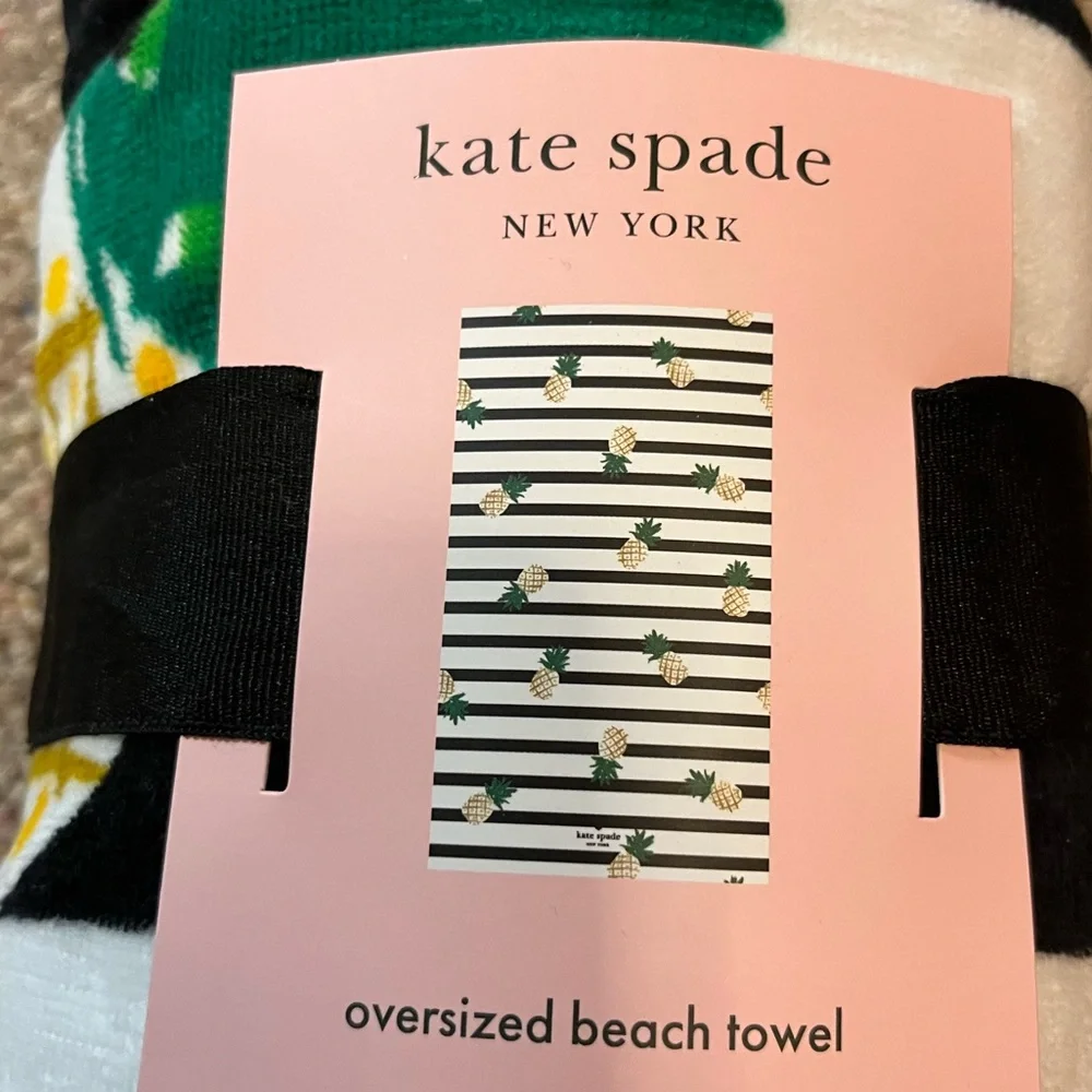🆕 Kate Spade Pineapple Stripe Beach Towel